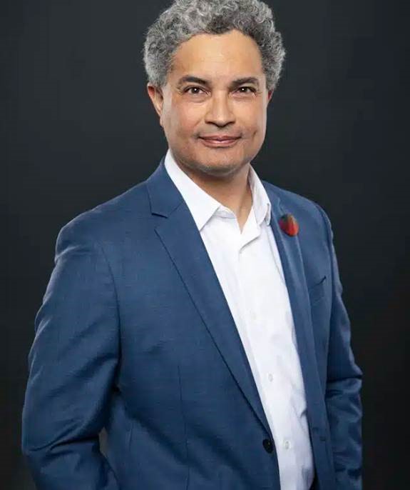Luis Velez2
